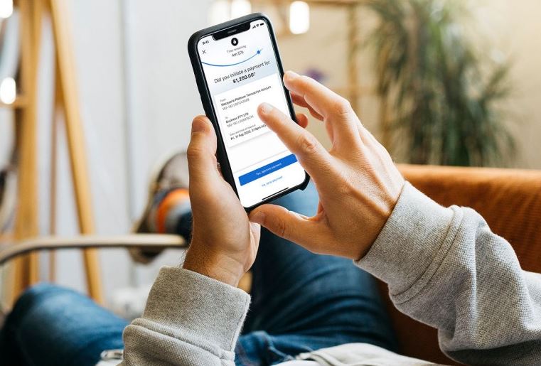 how Macquarie Bank customers can buy crypto safely