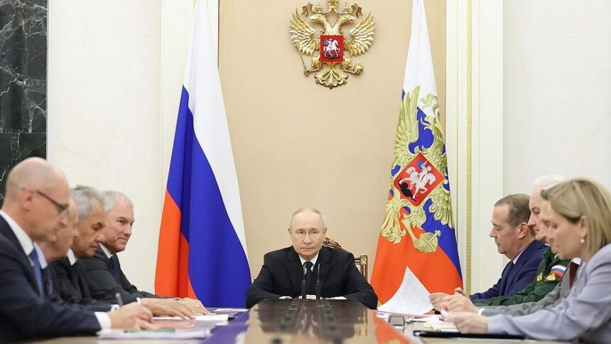 Putin Signs Law Legalizing Crypto Trading in Russia 